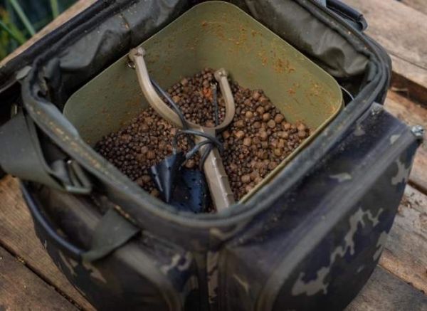 Сумка KORDA Compac Cube Carryall Dark Kamo 40х40х30см для рыбалки, Сумка KORDA Compac Cube Carryall Dark Kamo 40х40х30см отзывы, Сумка KORDA Compac Cube Carryall Dark Kamo 40х40х30см купить, Сумка KORDA Compac Cube Carryall Dark Kamo 40х40х30см купить в интернет магазине, Сумка KORDA Compac Cube Carryall Dark Kamo 40х40х30см выбрать, Сумка KORDA Compac Cube Carryall Dark Kamo 40х40х30см обзор, Сумка KORDA Compac Cube Carryall Dark Kamo 40х40х30см купить в розничном магазине